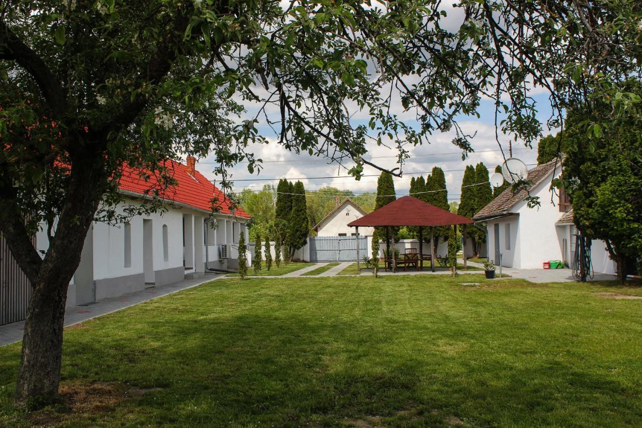Das Blaue Haus Guesthouse - Kovacshida Екстер'єр фото